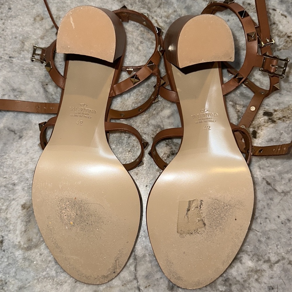 Authentic Valentino Rockstud Heel - Picture 4 of 5